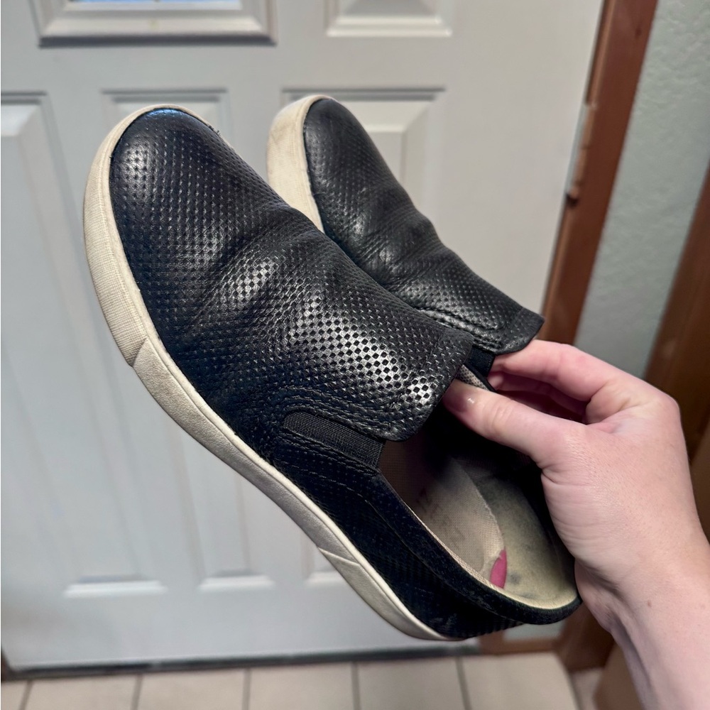 Naturalizer Women's Marianne Slip On Sneaker Black Leather Size 7.5
